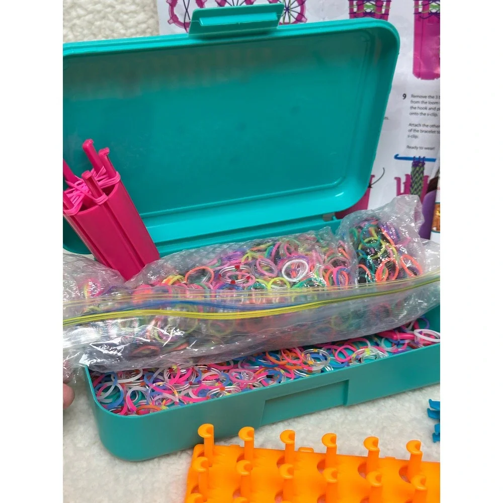 Cra-Z-Art Super Cra-Z-Loom Rubber Band Bracelet Maker Kit with Storage Case - Picture 2 of 7